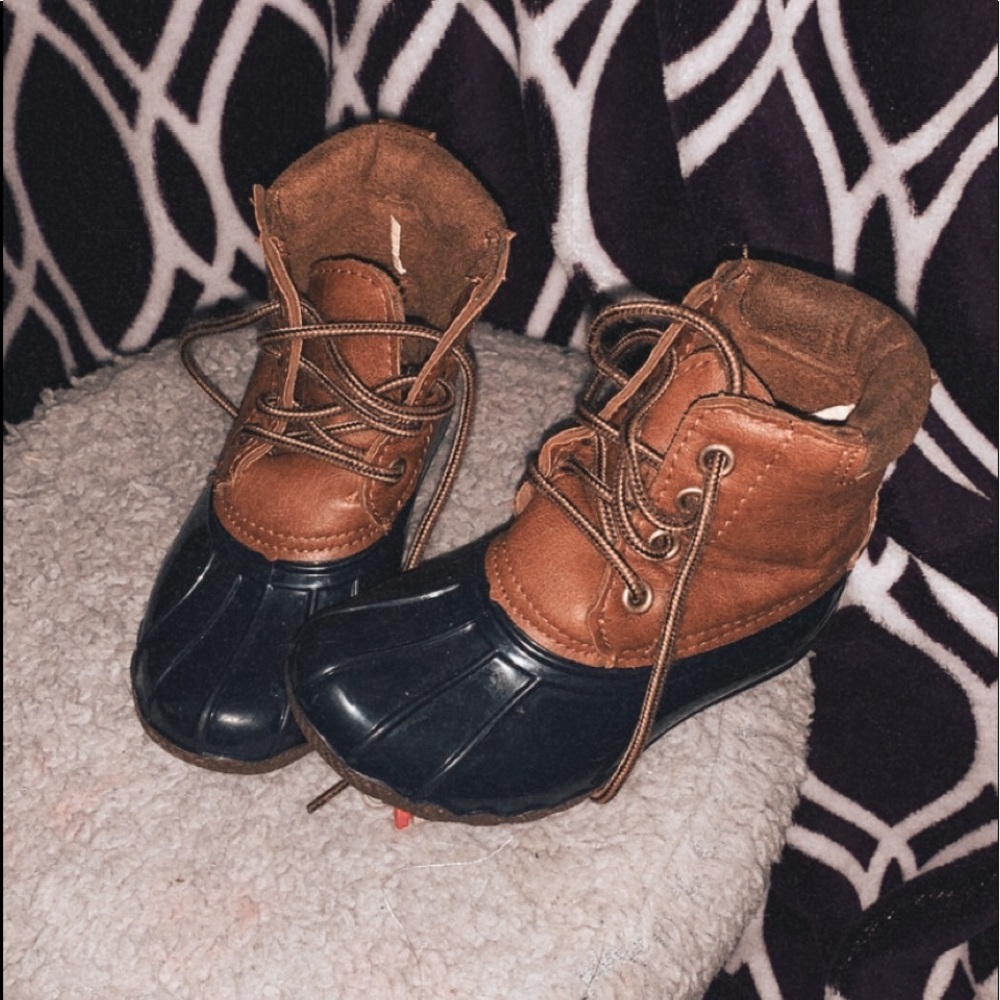 Duck boots